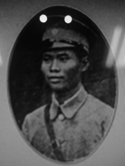 李梅芳